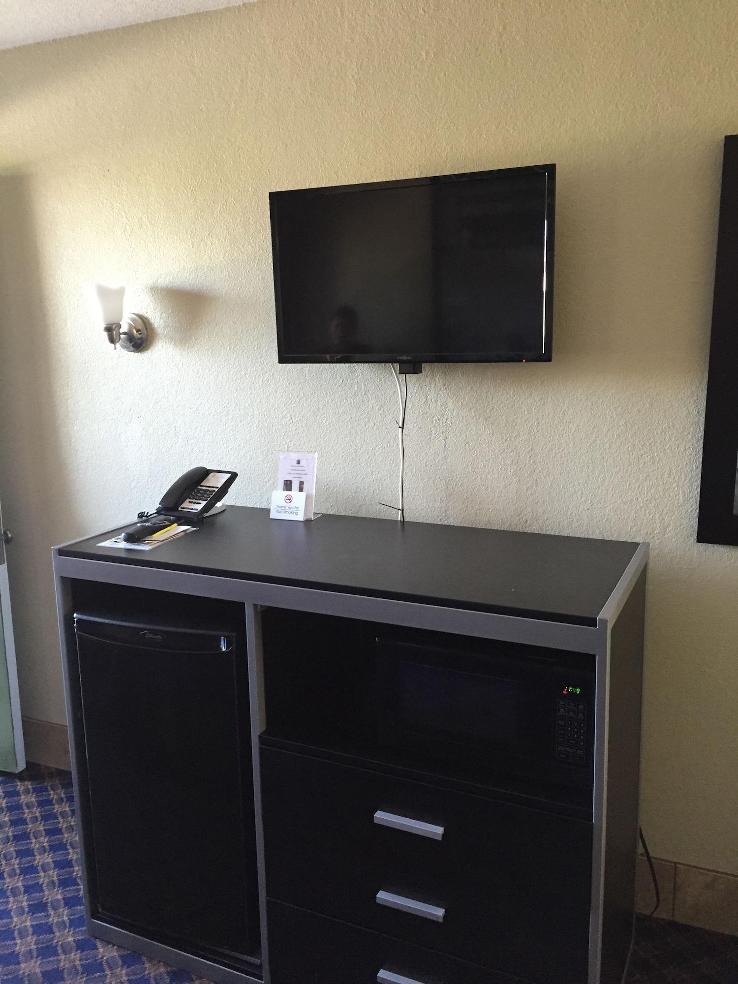 Super 8 By Wyndham Arlington Near At&T Stadium Экстерьер фото