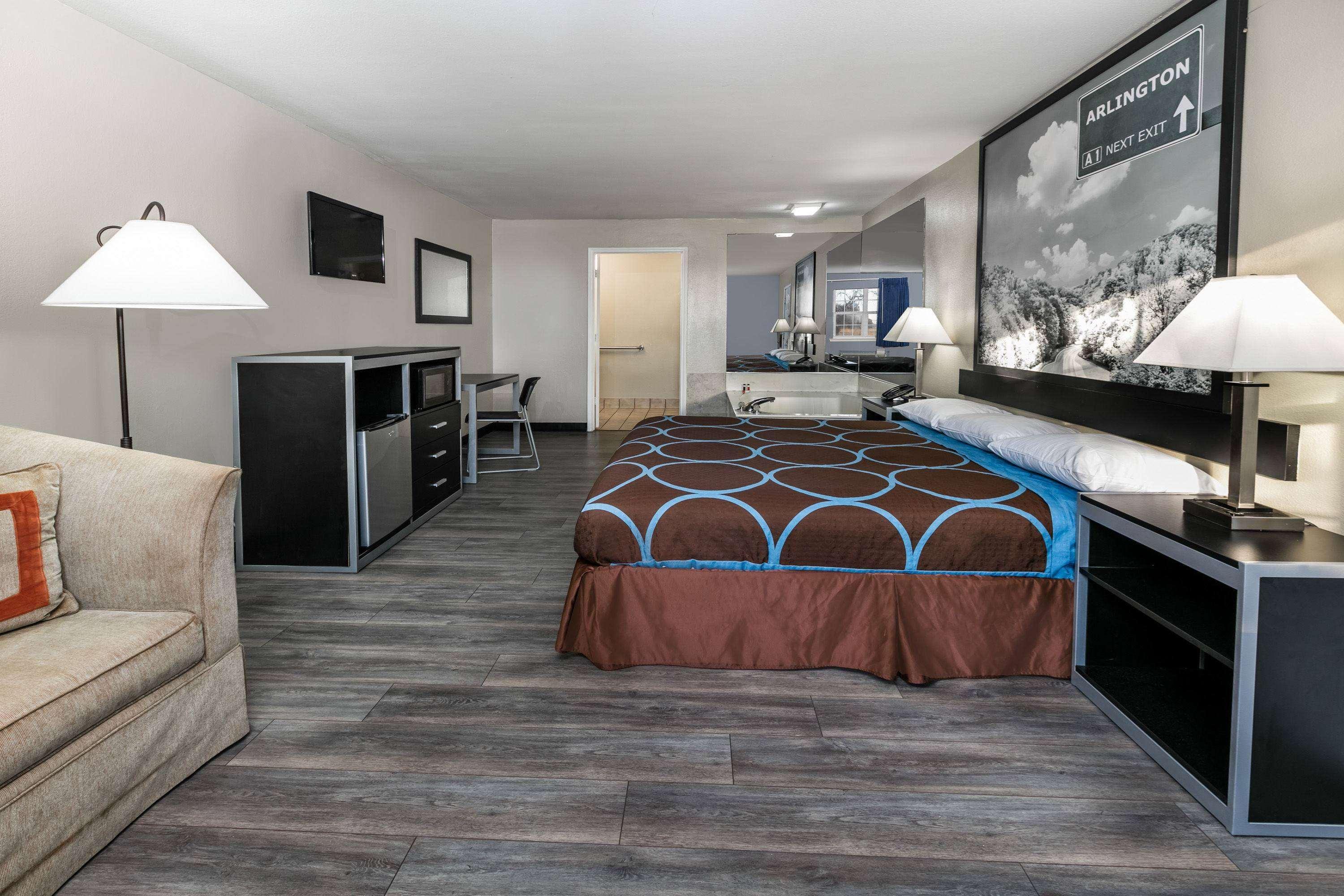 Super 8 By Wyndham Arlington Near At&T Stadium Экстерьер фото