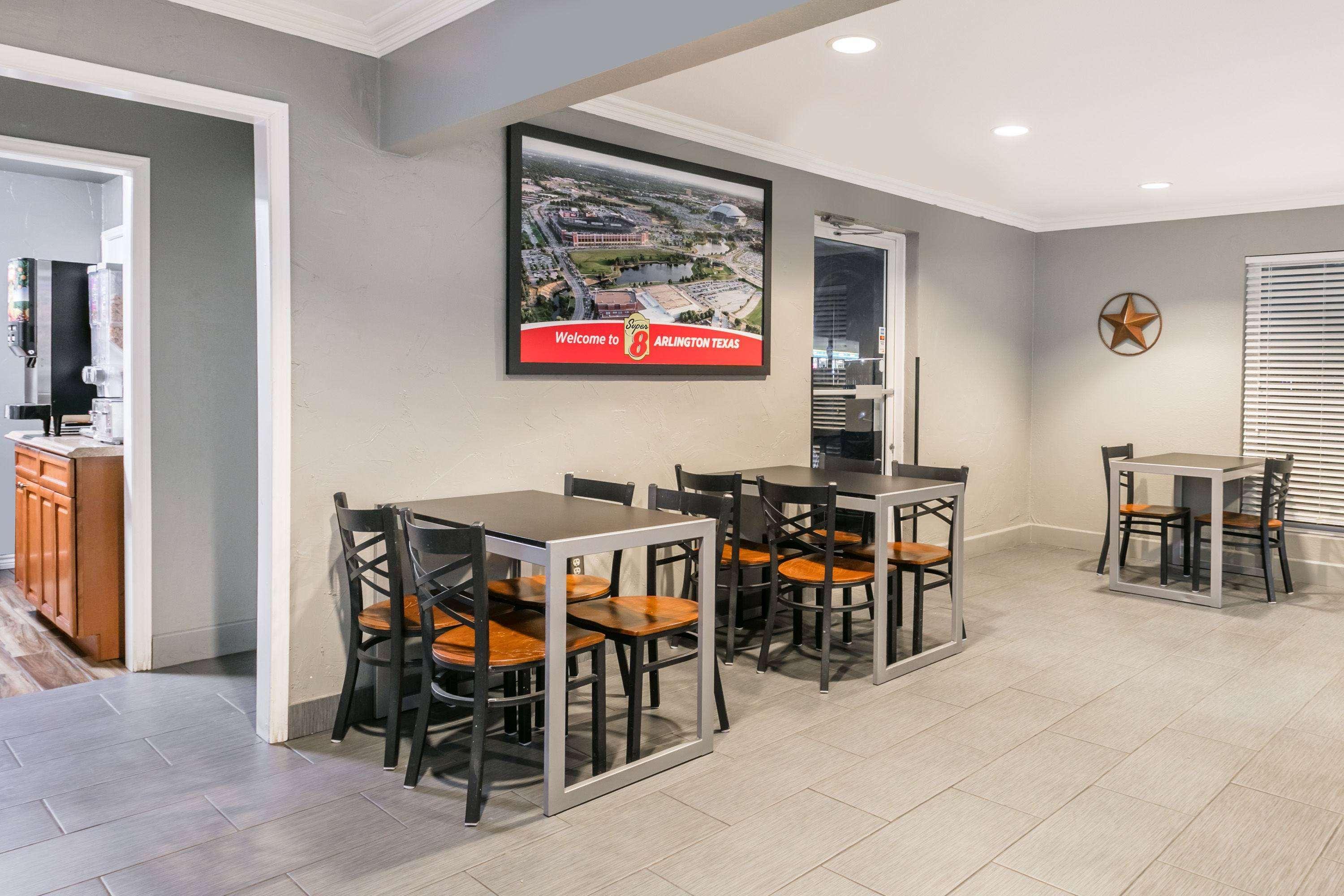 Super 8 By Wyndham Arlington Near At&T Stadium Экстерьер фото