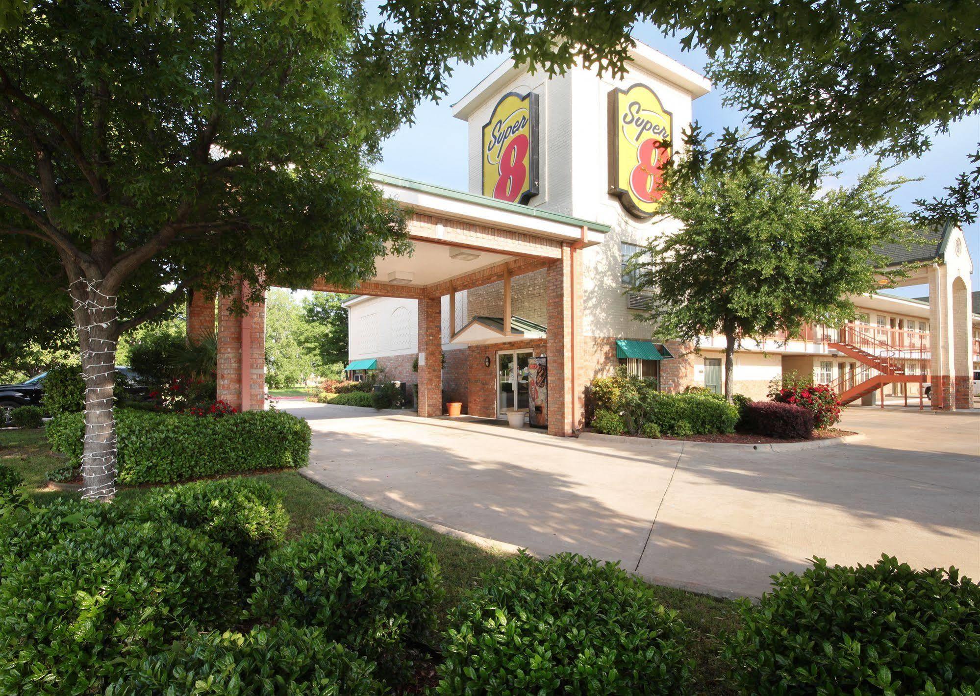Super 8 By Wyndham Arlington Near At&T Stadium Экстерьер фото