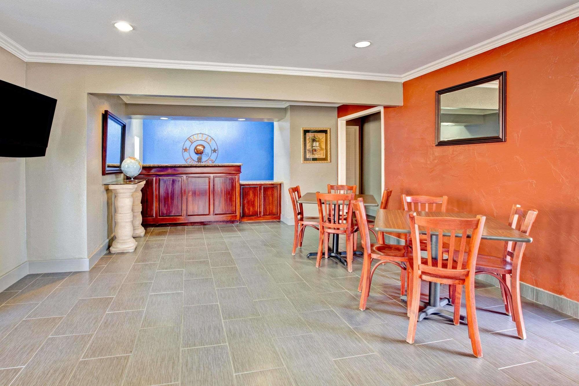 Super 8 By Wyndham Arlington Near At&T Stadium Экстерьер фото