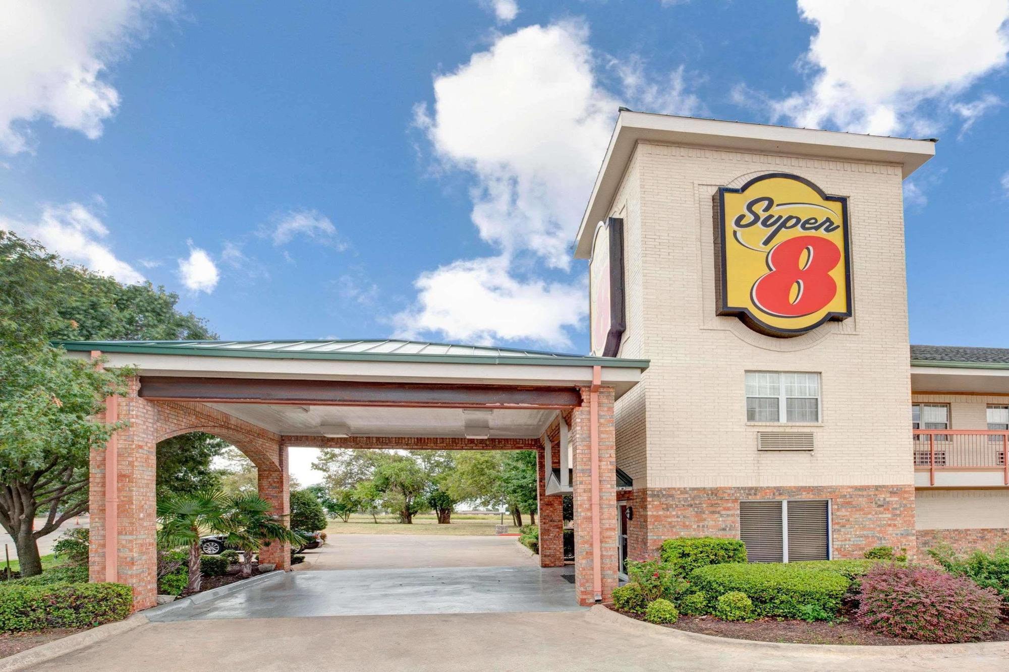 Super 8 By Wyndham Arlington Near At&T Stadium Экстерьер фото